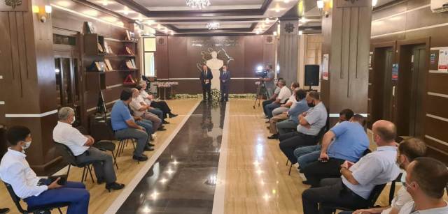 Nəsimi rayonunda Milli Mətbuatın 146 illiyi münasibətilə mətbuat işçiləri ilə görüş keçirilib
